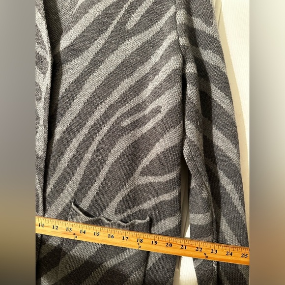 J. McLAUGHLIN Hallie MD Gray Zebra Animal Print WOOL Blend Duster Pocket NICE - Picture 11 of 13